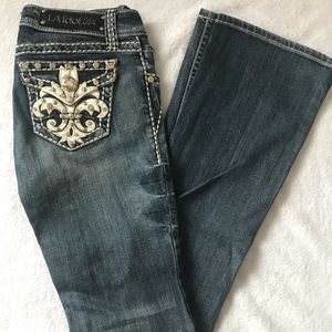 LA idol Jeans